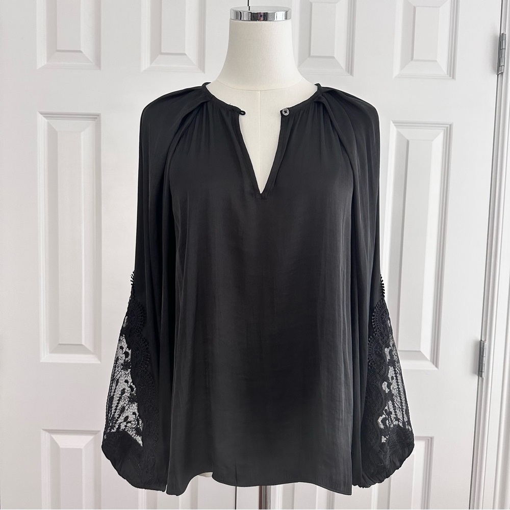 NWT Aladore Black Embellished Lace Bell Sleeve Tunic, Size S
